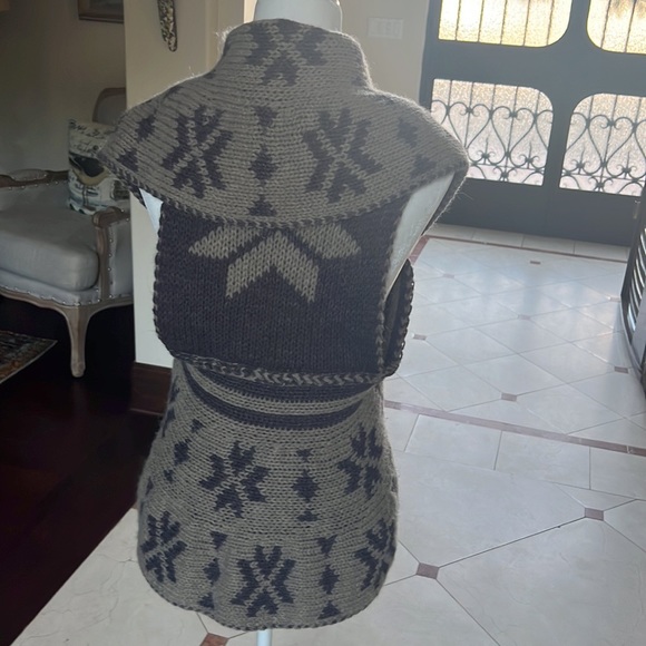 Italian Knit Sweater Vest. One of a kind. Size M. - Picture 4 of 5